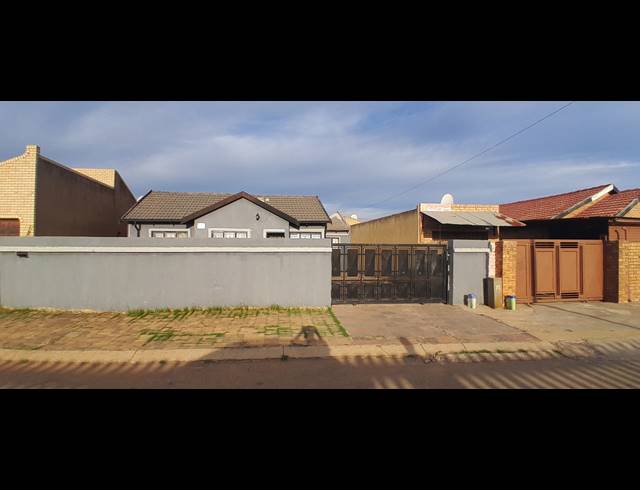 3 BEDROOM FREEHOLD FOR SALE IN VOSLOORUS